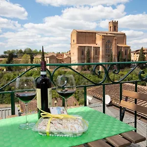 https://casa-siena-vallepiatta.it-tuscanyhotel.com