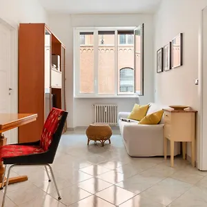 https://stazione-centrale-cozy-and-functional-flat.italymilanhotels.net