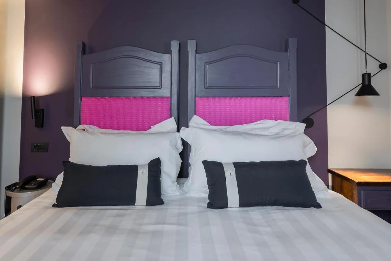 Hotel Priori Secret Garden Perugia 4*,